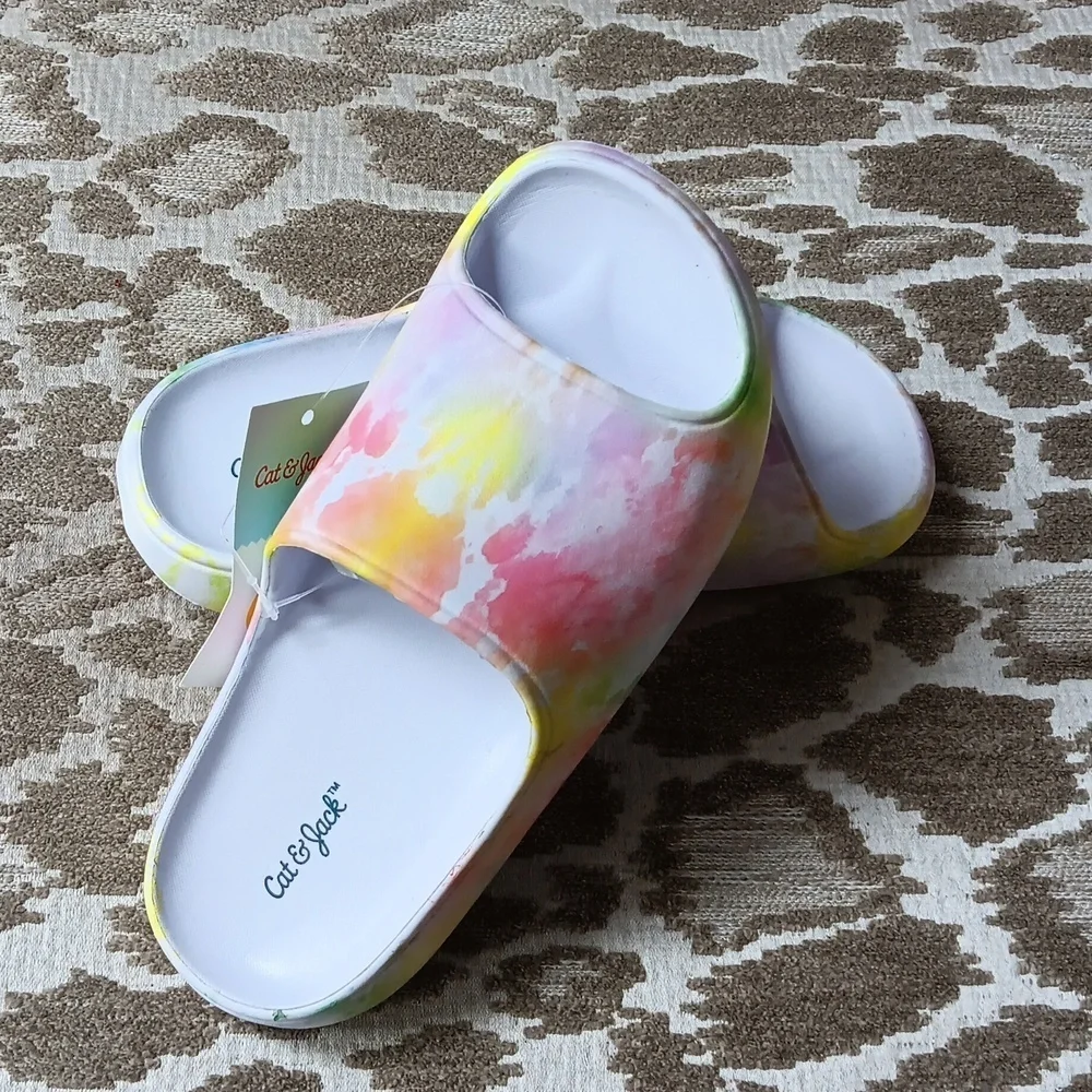NWOT Wilder Slip-On Slides 